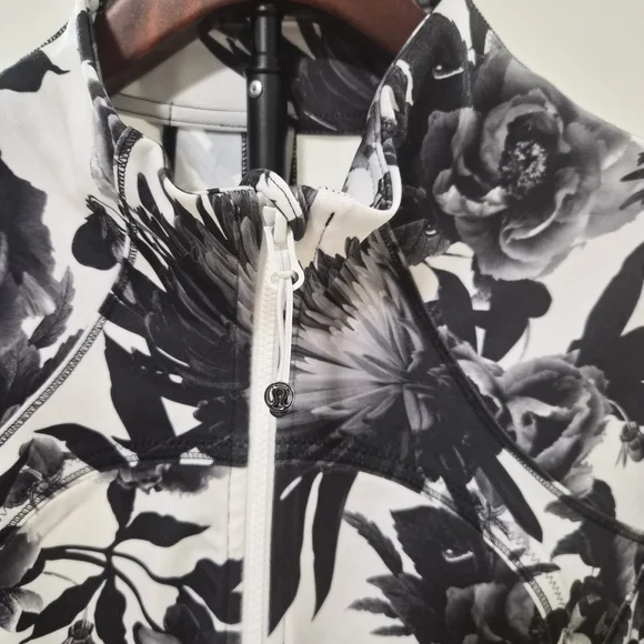 LULULEMON Special Edition Floral Black and White Women's Jacket Size 10 NWOT - Picture 3 of 8